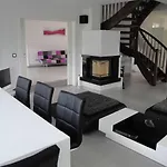 Ostsee Strandvilla Silvia * Lobbe